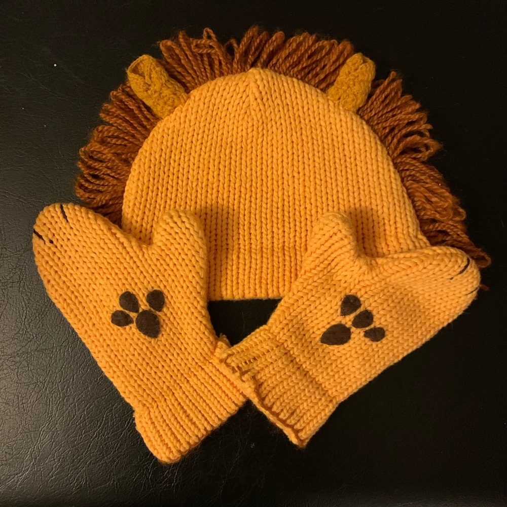 Anthropologie wild ones lion hat mittens like new